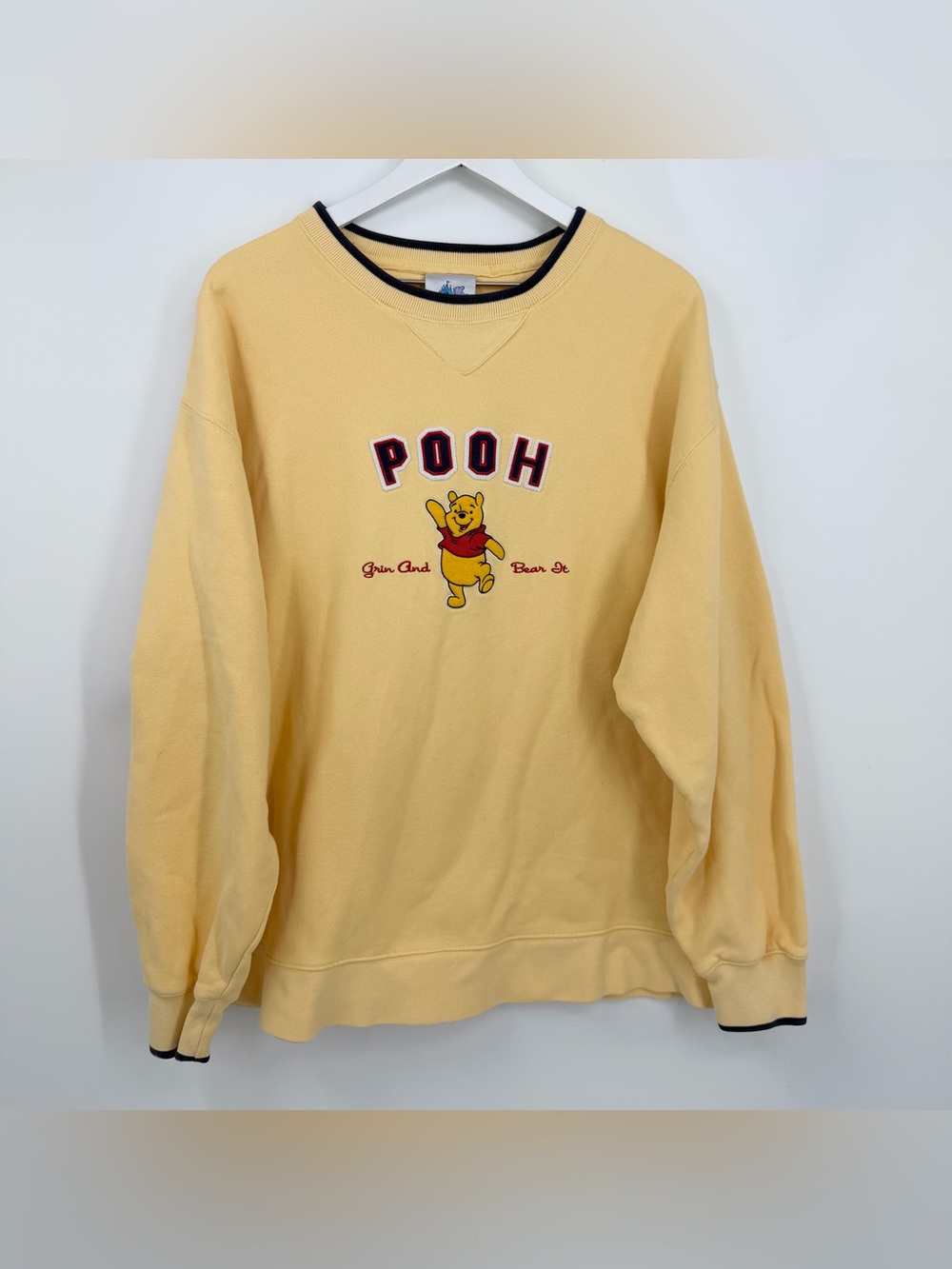 Vintage DisneyLand Resort Winnie The Pooh Grin and Bear It Sweatshirt Large